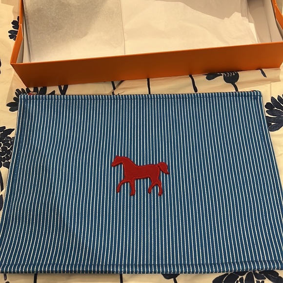 Hermes - Picture 1 of 1